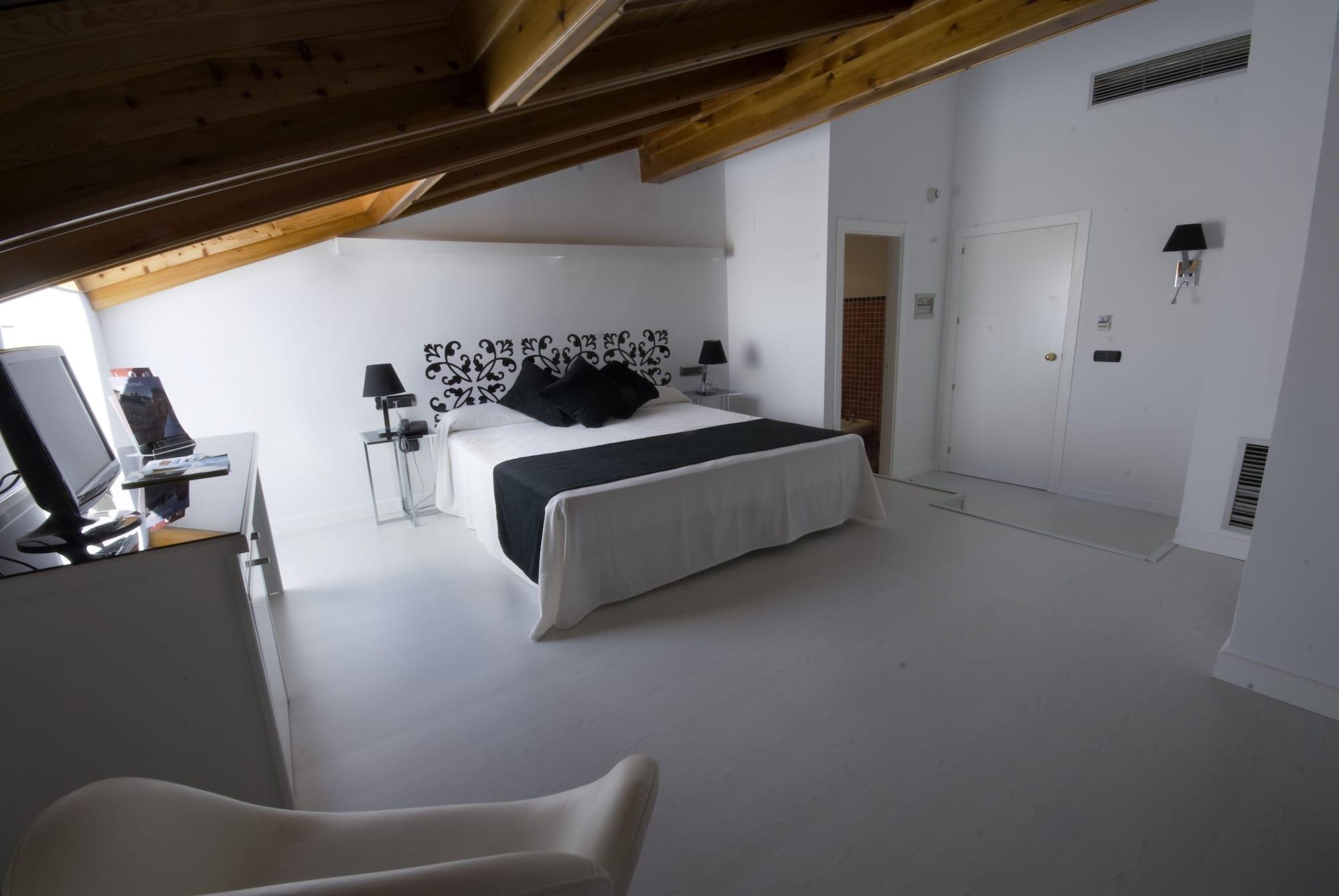 Hotel Teruel Plaza Екстериор снимка