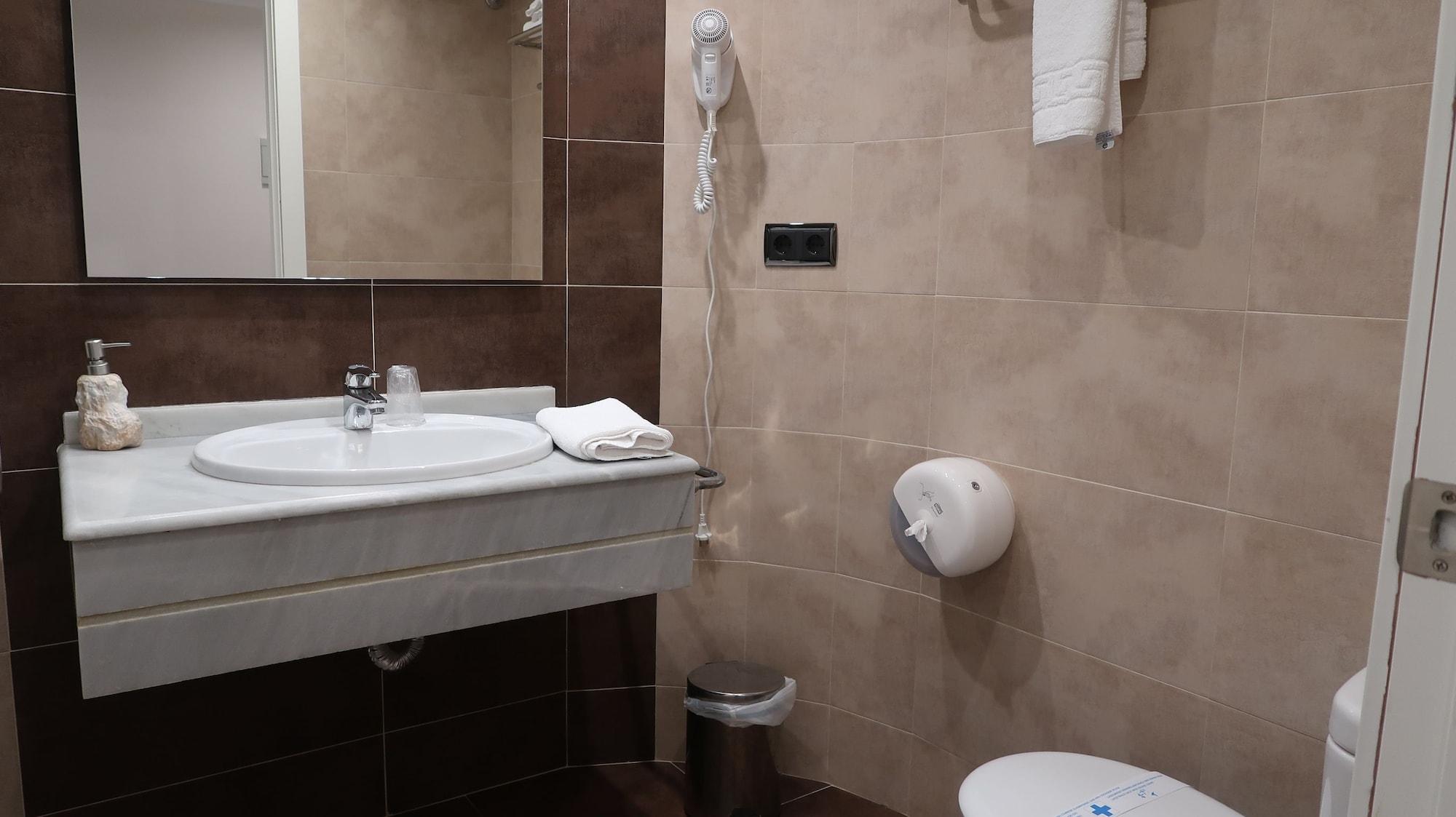 Hotel Teruel Plaza Екстериор снимка