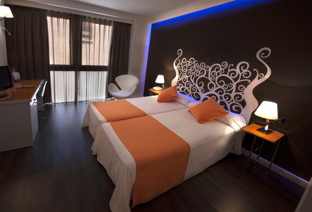 Hotel Teruel Plaza Екстериор снимка