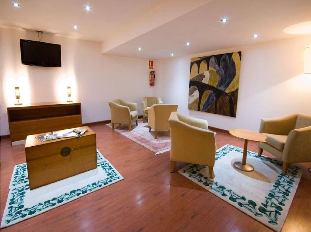 Hotel Teruel Plaza Екстериор снимка
