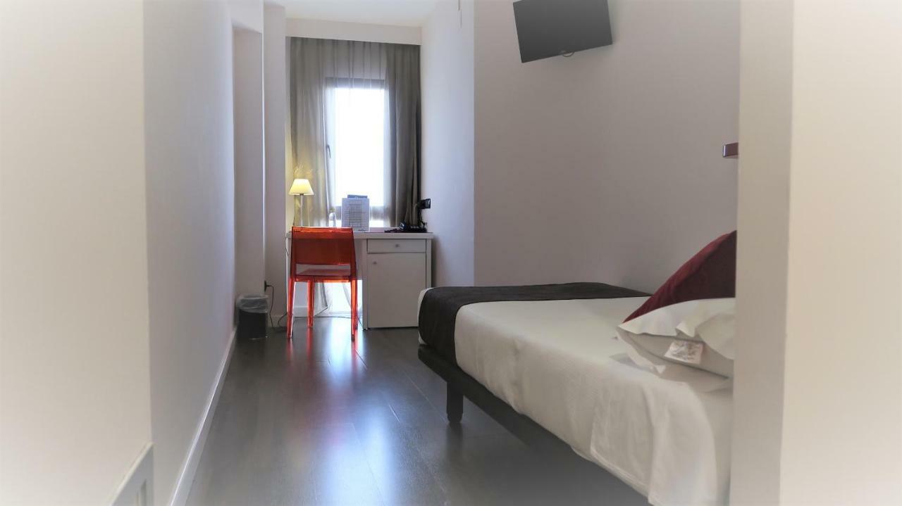 Hotel Teruel Plaza Екстериор снимка