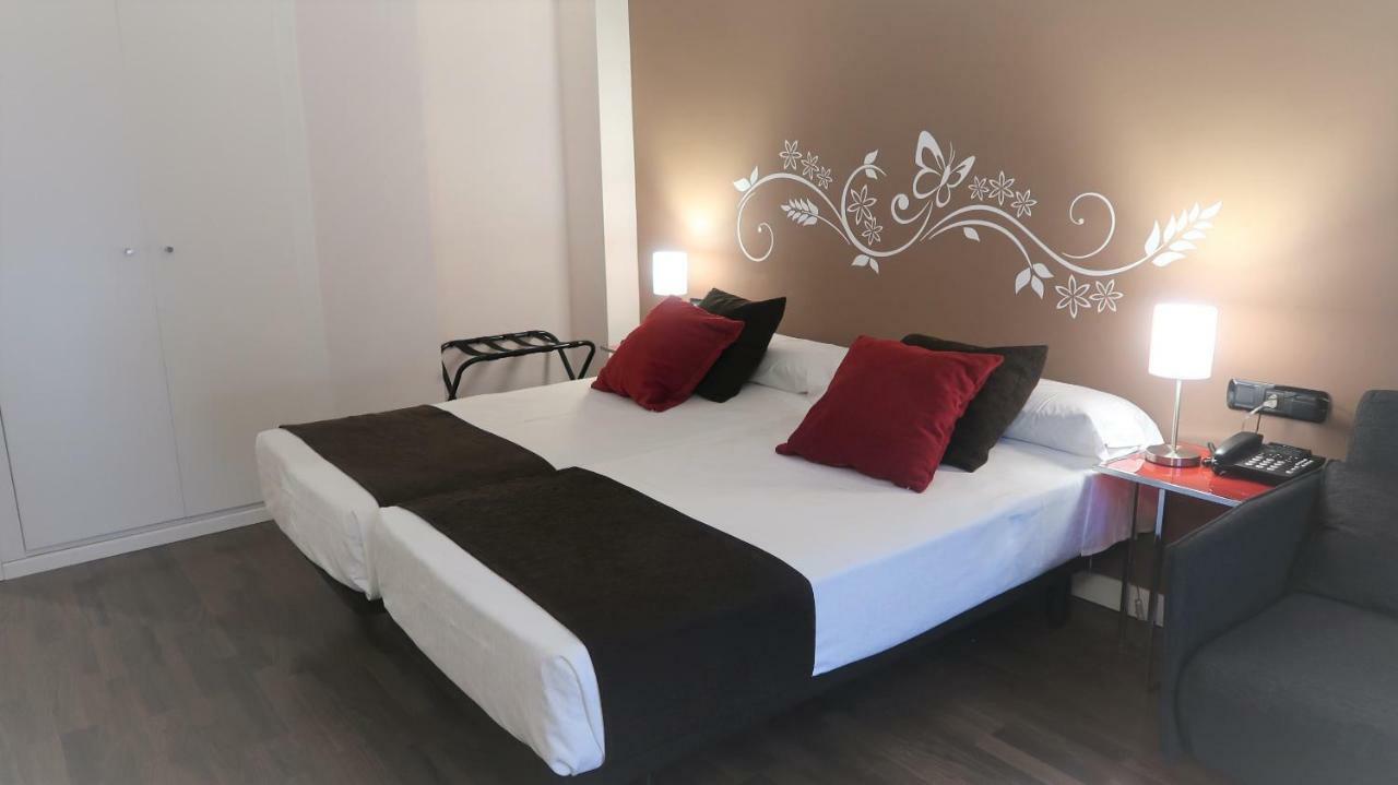 Hotel Teruel Plaza Екстериор снимка